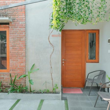 Andewi Guest House Denpasar Redpartner - Minimum Stay 30 Nights سانور المظهر الخارجي الصورة