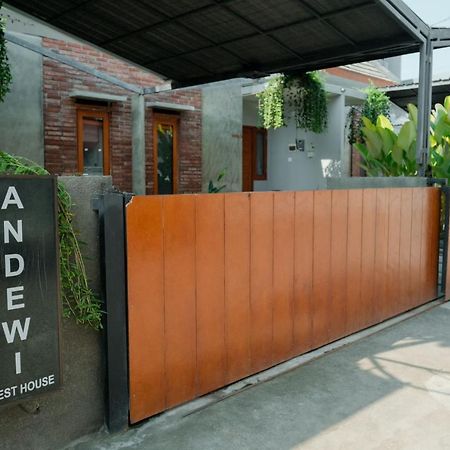 Andewi Guest House Denpasar Redpartner - Minimum Stay 30 Nights سانور المظهر الخارجي الصورة
